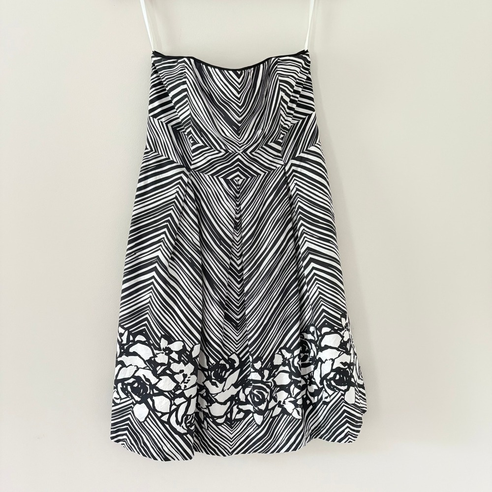 White House Black Market Dress 12 Black White Silk Strapless Chevron Flare - Picture 9 of 11